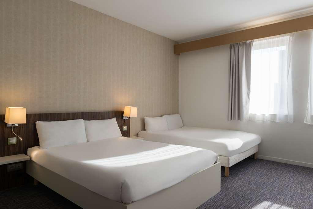 The Originals City, Hôtel Le Coeur d'Or, Sedan Est  Douzy Chambre photo